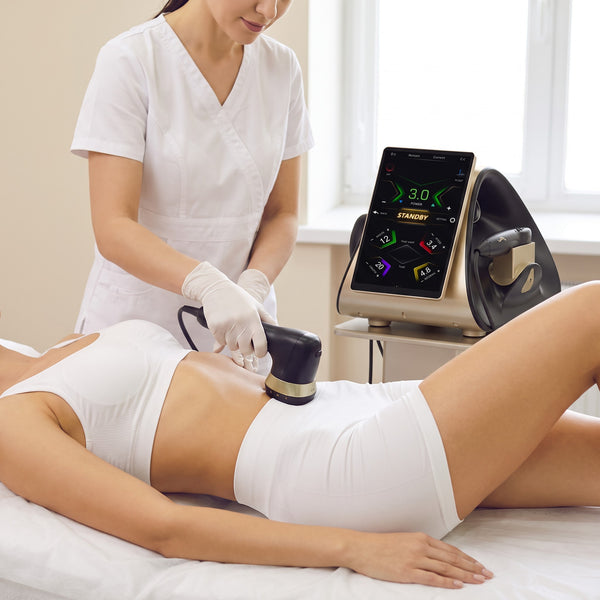 Tratament de remodelare corporală pe abdomen cu manipula 18D